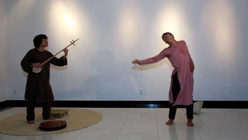 When contemporary dance meets Vietnamese folk music