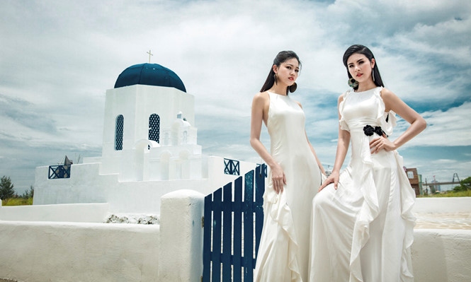 Latest Greek inspired fashion designs of Khanh Shyna