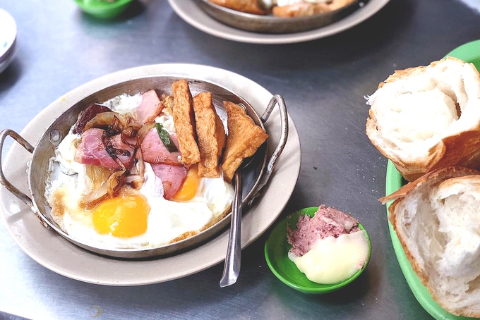 5 street food spots deep rooted in the heart of Saigonese