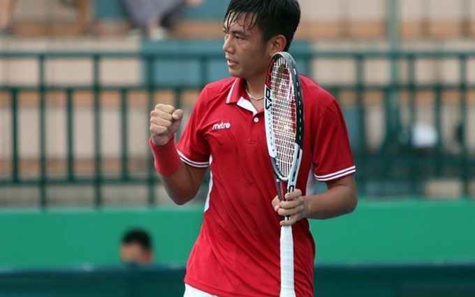 Nam wins singles; Thien, Giang lose doubles in Singapore