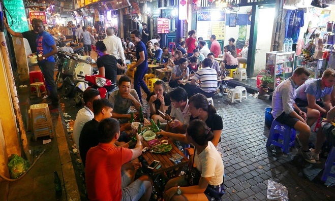 Vietnam's health ministry wants to ban late-night sales of alcohol