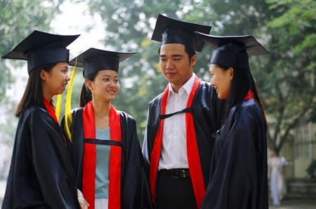 1,300 PhD scholarships to be awarded 2016