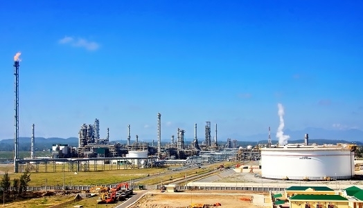 Stricter fuel standards cause headache to major oil refineries