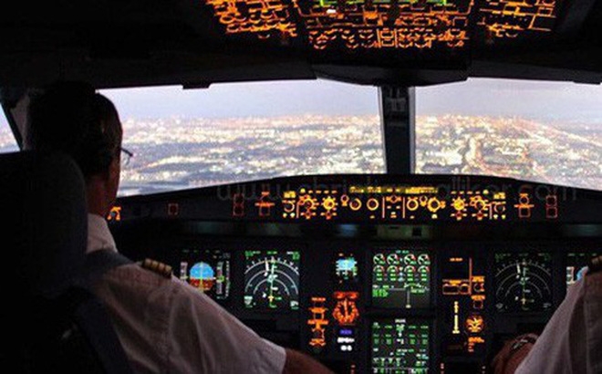 Airlines offer huge pay to lure pilots