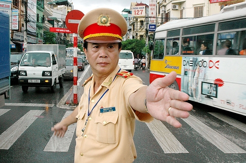 5 Vietnamese punished for revealing police checkpoints on Facebook