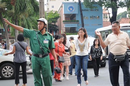 HCM City plans tourist police unit amid safety concern