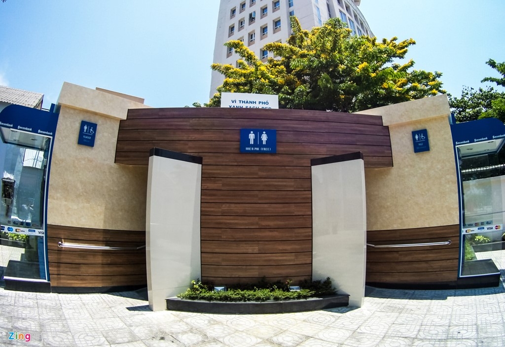 Danang opens luxury public toilets