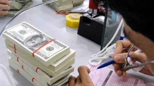 Vietnam scraps ceiling rate on corporate dollar deposits