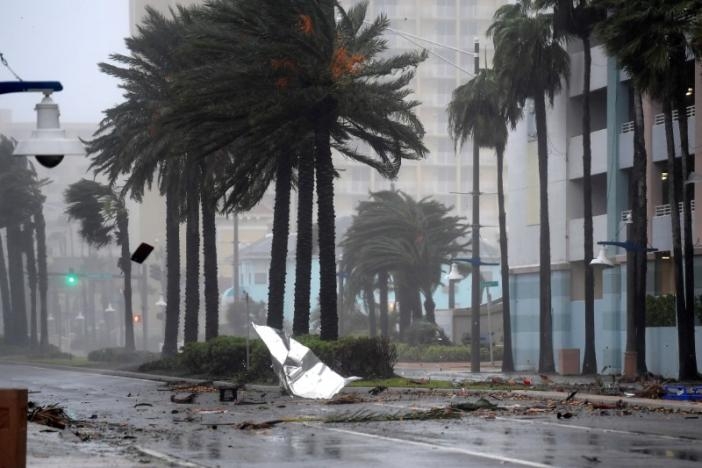 Hurricane Matthew kills over 800 in Haiti before hitting US