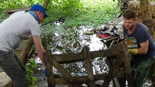 Expats, locals clean up Hanoi