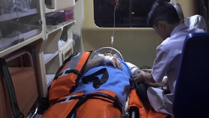 Vietnam rescues foreigner who suffers heart attack at sea