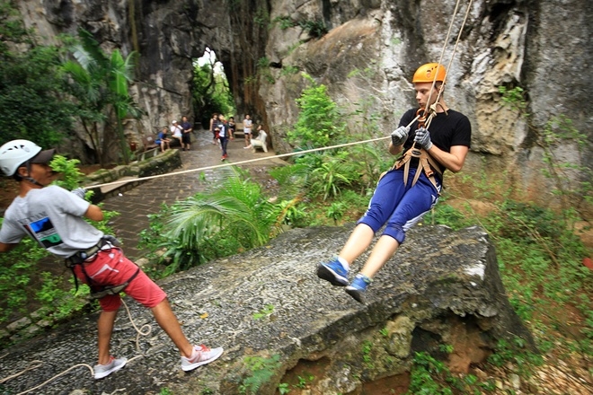 Getting the thrill from rock climbing in Danang