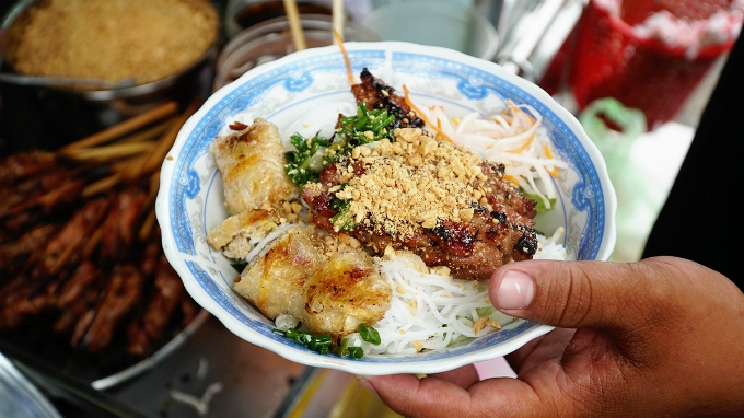 In Saigon, grilled pork perfection for four decades