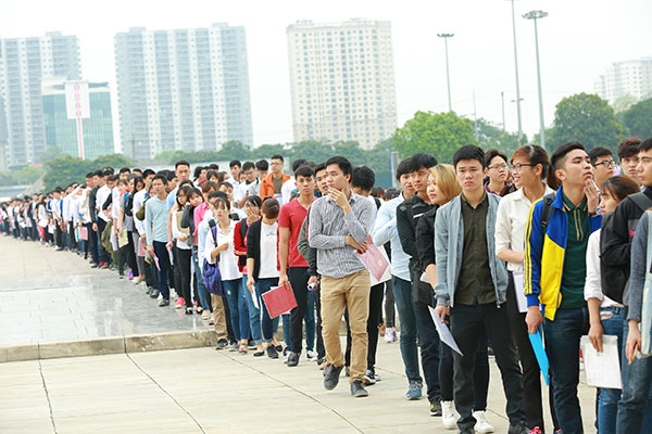 Samsung Vietnam’s largest recruitment test in two big cities