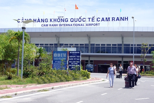 Chinese passengers accuse Vietnam's customs officers of soliciting bribes: report