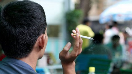Vietnam among 15 nations with highest smoker number in world