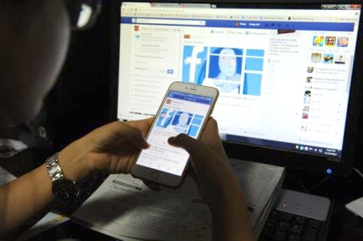 Danang bans civil servants from social media during work hours