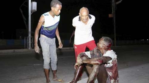 At least nine dead after Somali Islamists set off car bomb