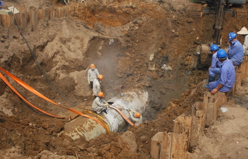 Former vice chairman of Hanoi faces mismanagement charges over ruptured water pipeline