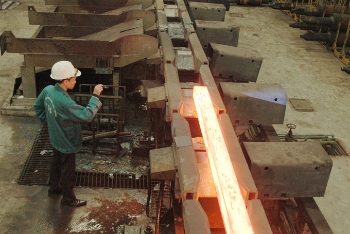 US steel firms say Chinese evaded tax via Vietnam