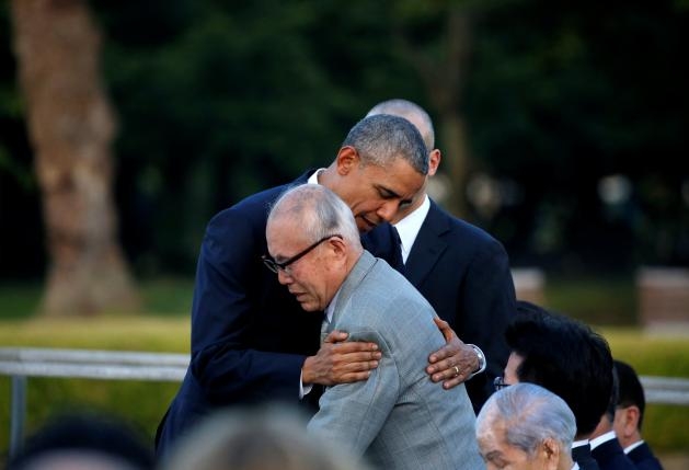 Obama mourns dead in Hiroshima, calls for world without nuclear arms