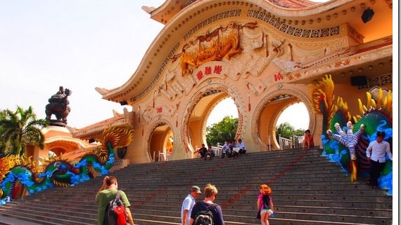 Entertainment centres hope to attract Tet visitors
