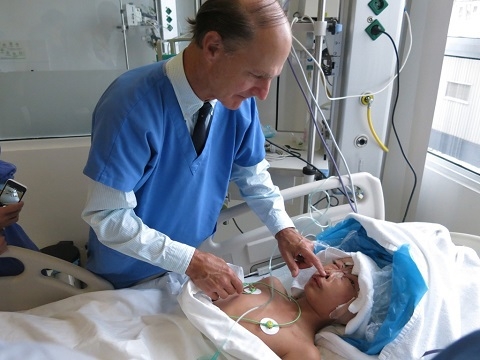 American surgeon helps poor Vietnamese patients face the world