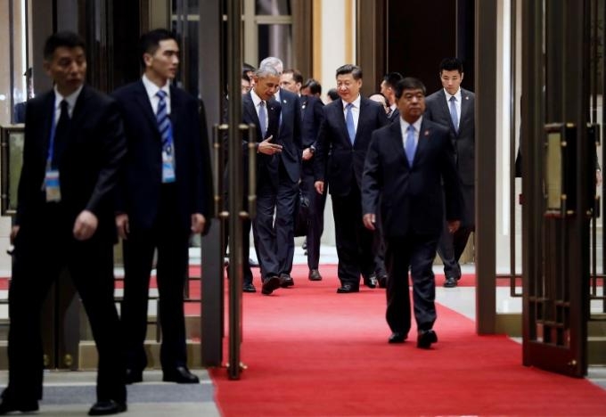 Obama presses China's Xi on East Sea ahead of G20