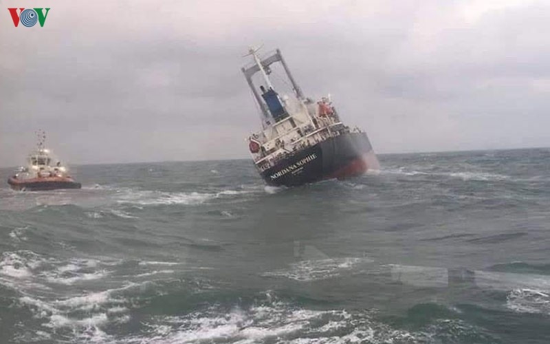 18 seamen of 9,000-tonne cargo ship saved at sea off Ha Tinh