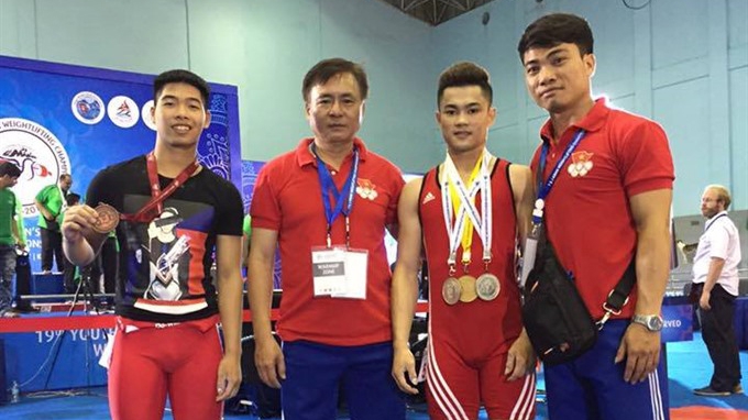 Vietnam clean up at weightlifting event