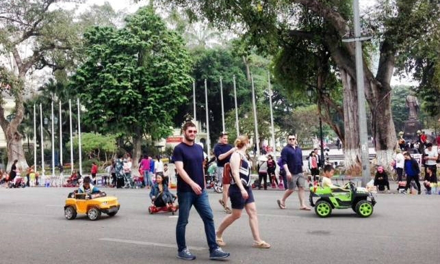 Fashion crime: Hanoi threatens to name and shame people with skimpy clothes