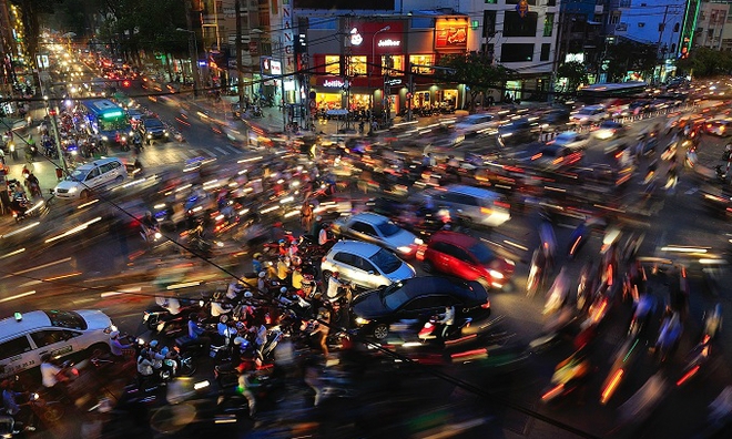 HCMC mulls congestion charge for cars entering city center