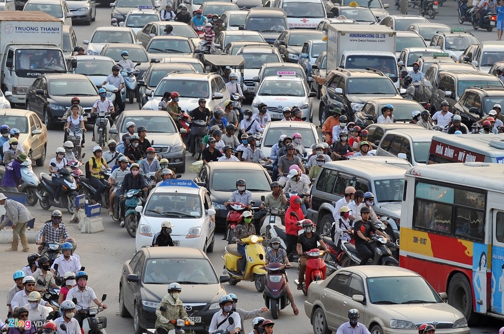 Causes of traffic jams in Hanoi