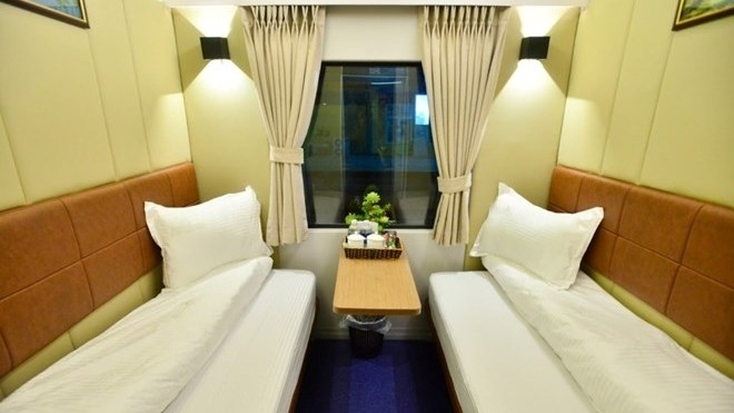 VIP 2-bed cabins on high-quality trains serve Hanoi - HCM City route