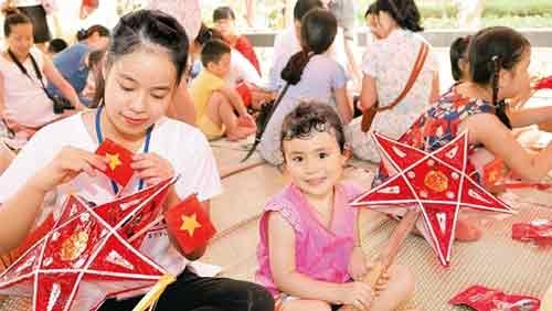 Activities held to celebrate Mid-Autumn Festival