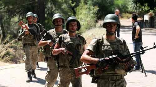 Turkish troops hunt remaining coup plotters as crackdown widens