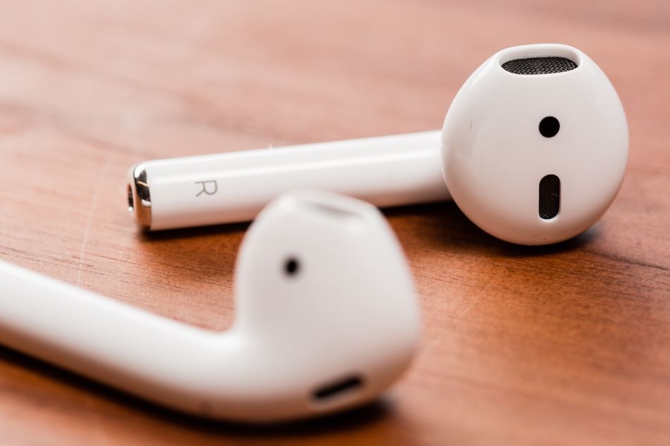 Apple to trial wireless earphone production in Vietnam
