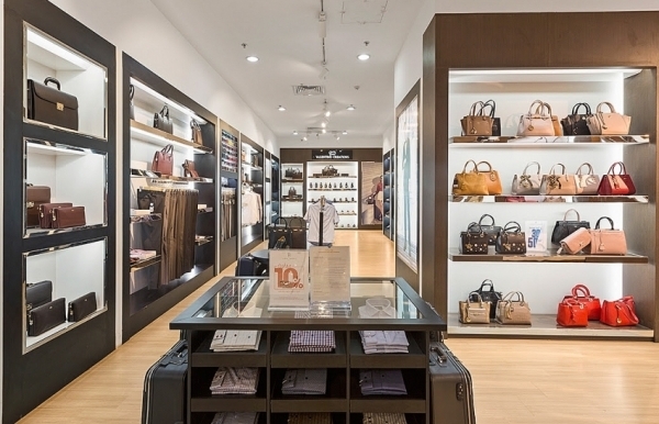 Valentino Creations launches 32th store and Premium Shirt collection