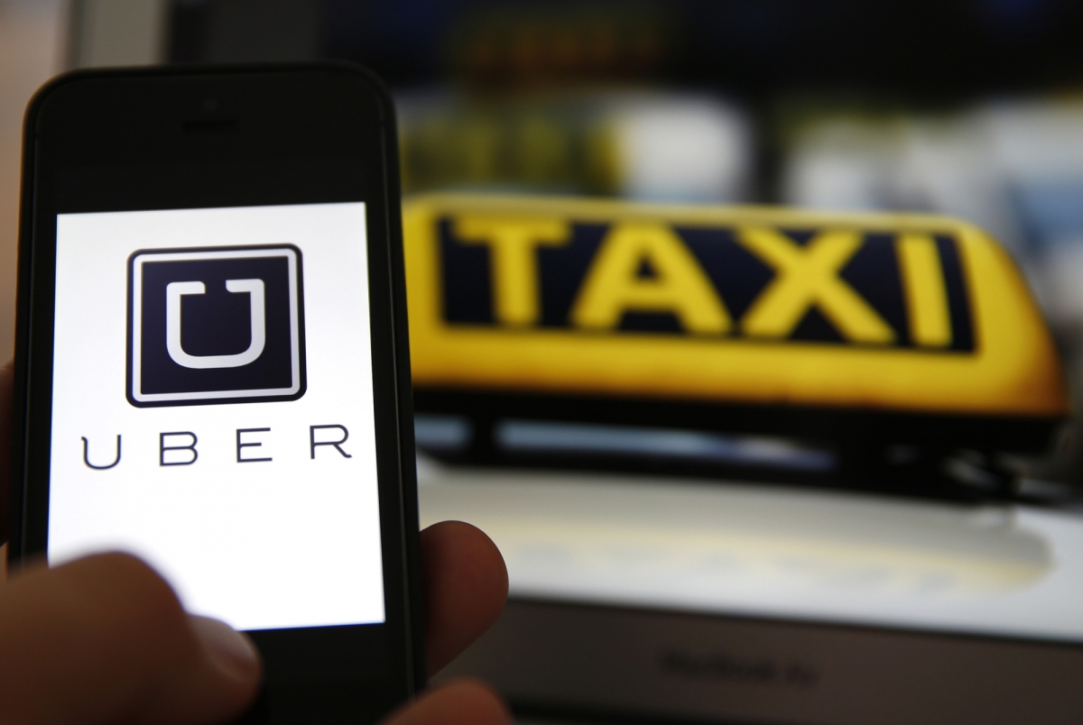 Vietnam's transport authorities urge Uber drivers to pay tax