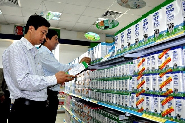 Thai firms chase Vietnam dairy giant’s shares