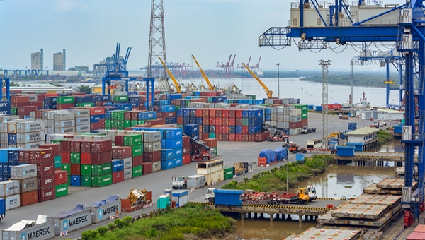 Vietnam stands out as ASEAN trade growth success story: StanChart