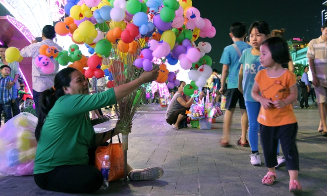 HCM City's plan for massive walking zone worries experts