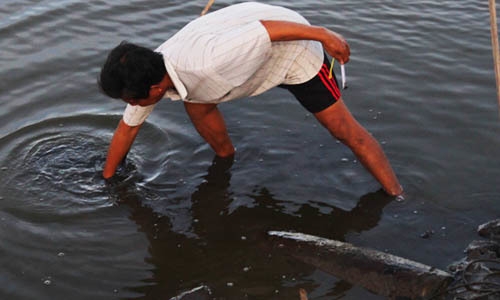 300kg war bomb found in Vietnamese pond