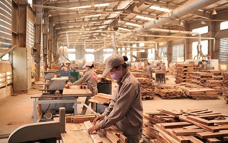 Changes in target markets worry wooden furniture exporters