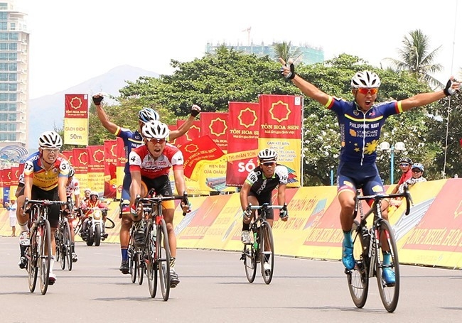 Jan Paul Morales wins 11th stage of Ton Hoa Sen Cup