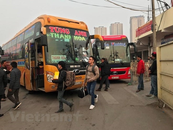 Hanoi to switch major bus stations into car parks by 2020