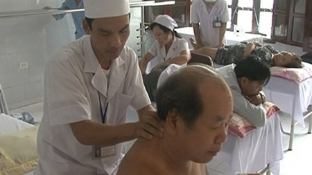 Vietnam to train health workers for ASEAN