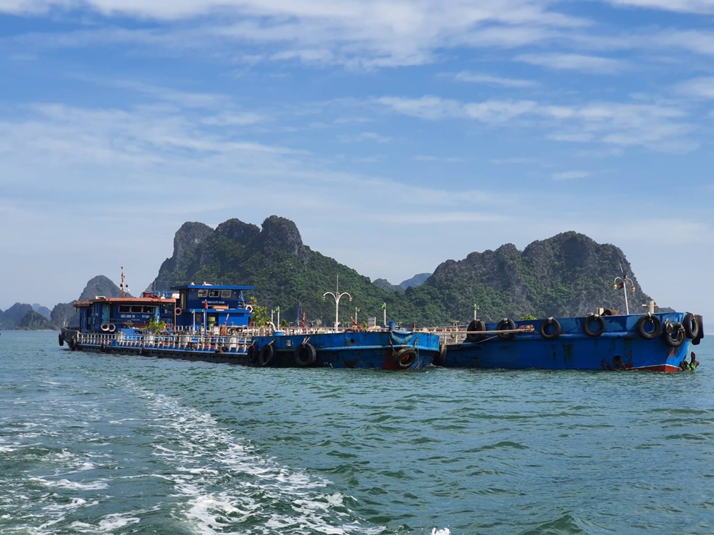 Rủi ro khi cho phép tàu lớn chở dầu sang mạn trên khu vực Vịnh Lan Hạ
