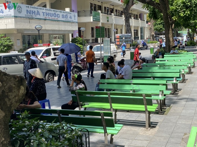 Bệnh viện Bạch Mai bớt "dịch vụ" gỡ nỗi “khổ viện” cho người bệnh
