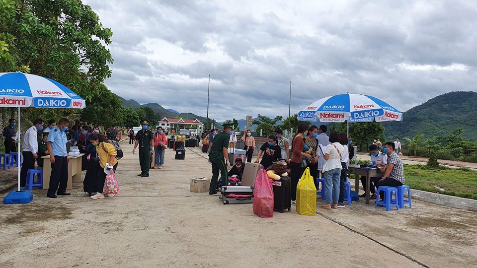 Sơn La đón lưu học sinh Lào trở lại học tập